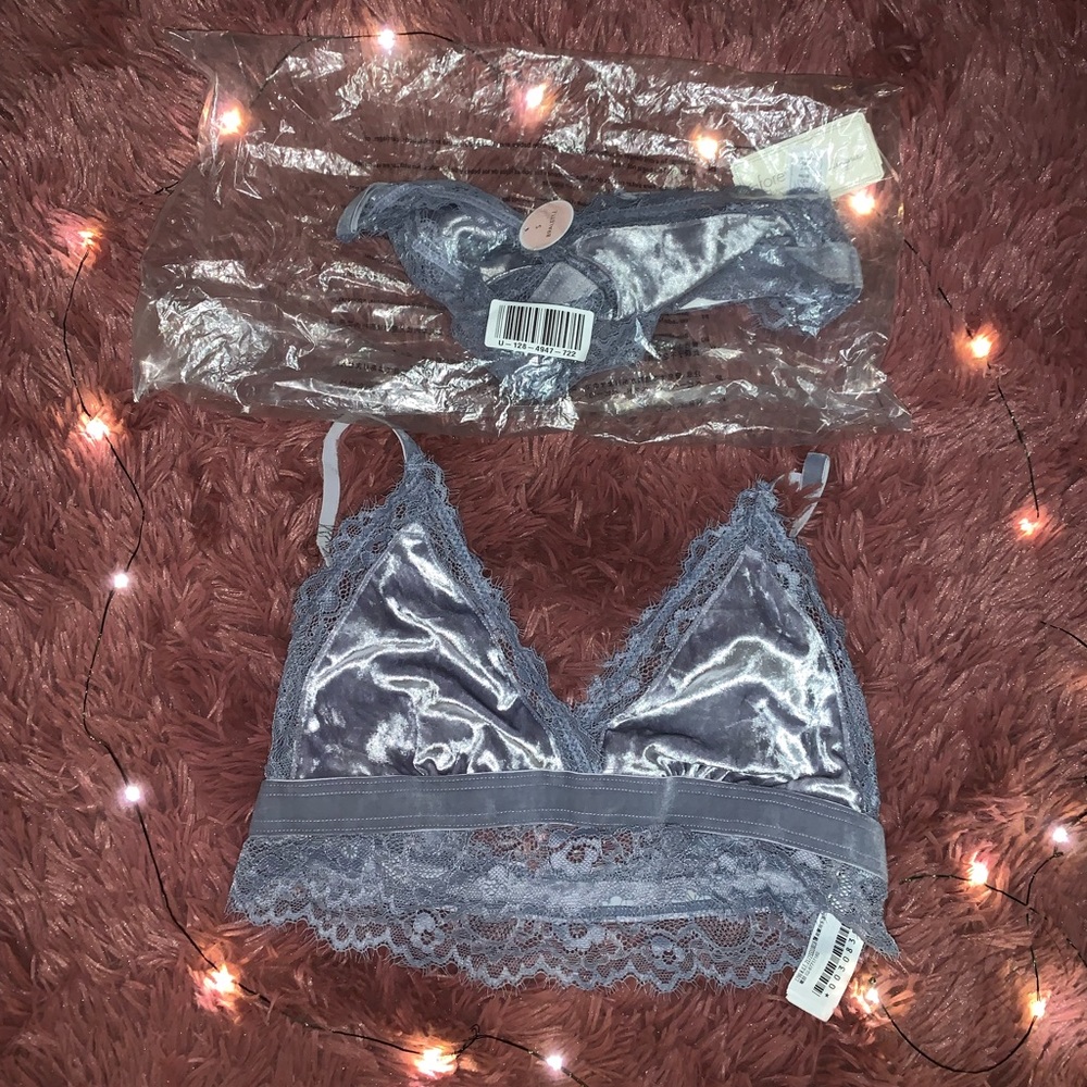 NWT Lilac lacey velvet bralette
